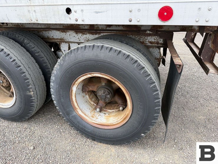 1974-fruehauf-trailer-image-21