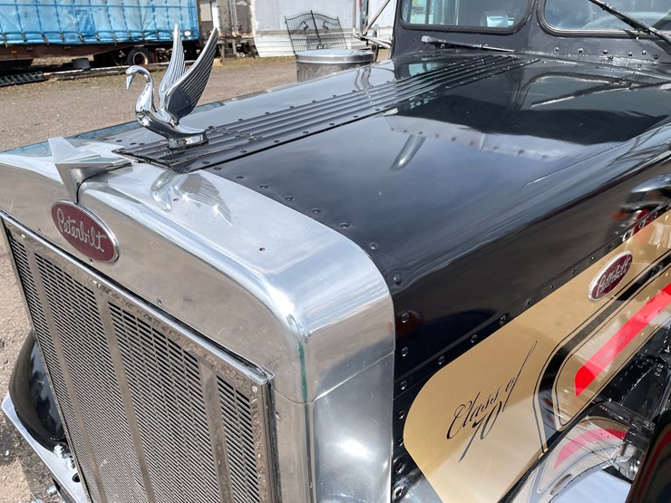 1970-peterbilt-358-image-12
