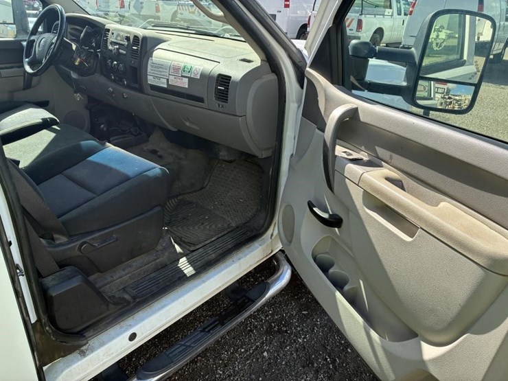 2012-gmc-sierra-2500-image-9