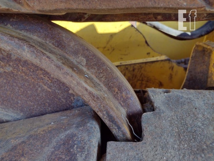 2013-komatsu-d39px-23-image-15