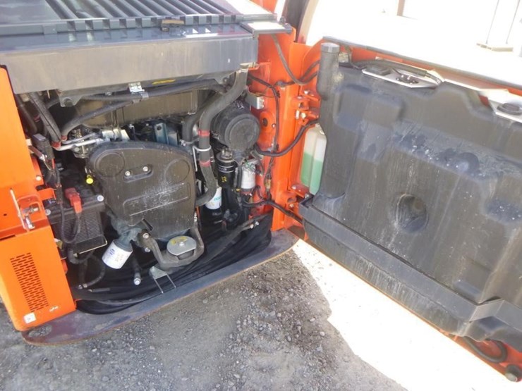 2020-kubota-ssv65-image-27