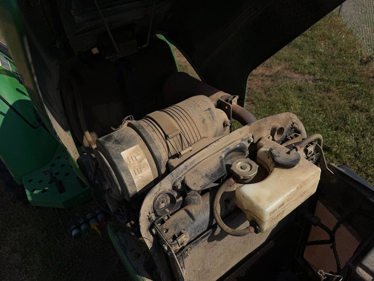 john-deere-3203-image-12