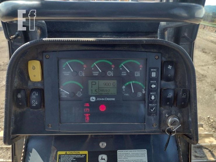 2008-deere-750j-lt-image-7