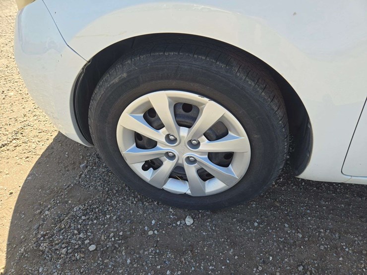 2013-kia-rio-lx-sedan-4d-image-6