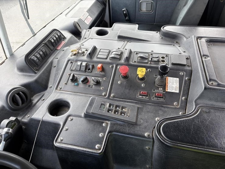 2011-autocar-xpeditor-image-15