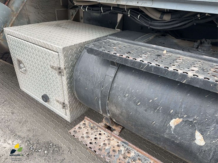 2006-international-7400-image-14