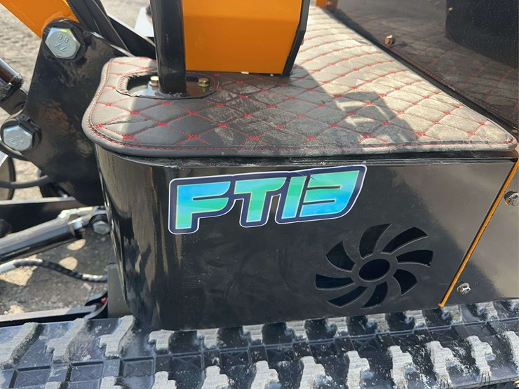 2026-future-ft13-mini-excavator-image-13