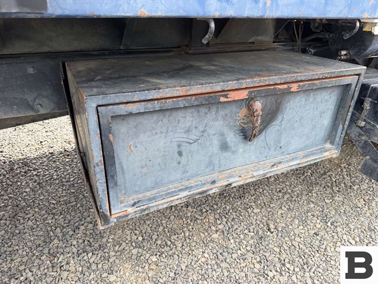 1996-ford-la9000-image-25