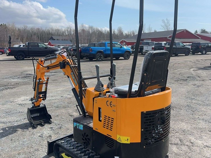 2026-future-ft13-mini-excavator-image-7