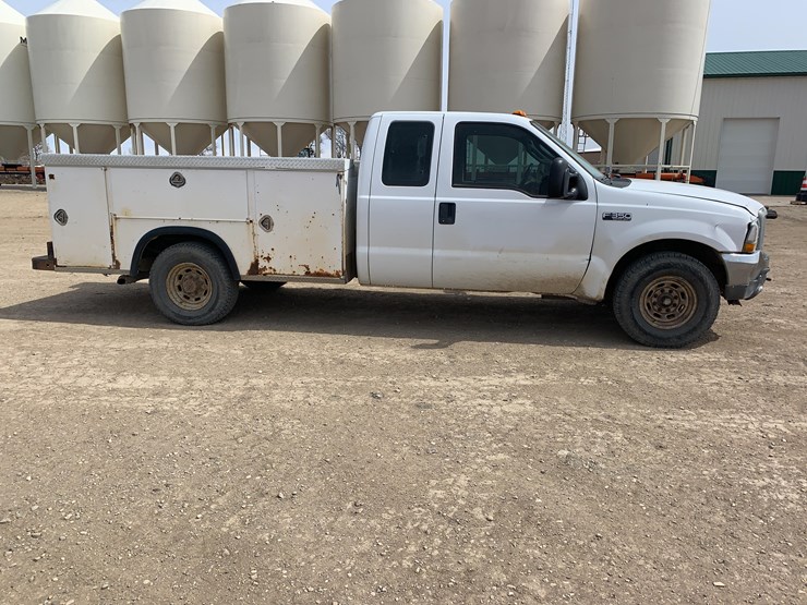 2004-ford-f350-image-4