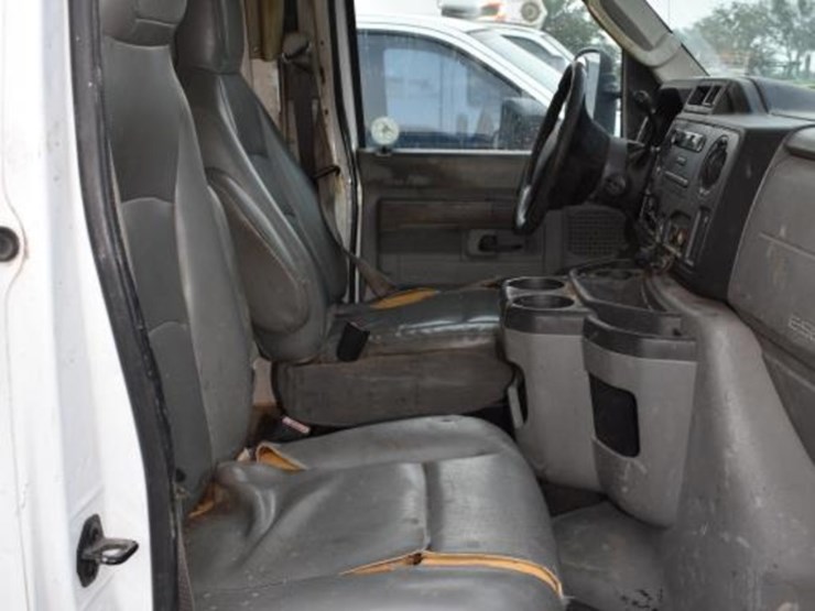 2013-ford-e350-image-7