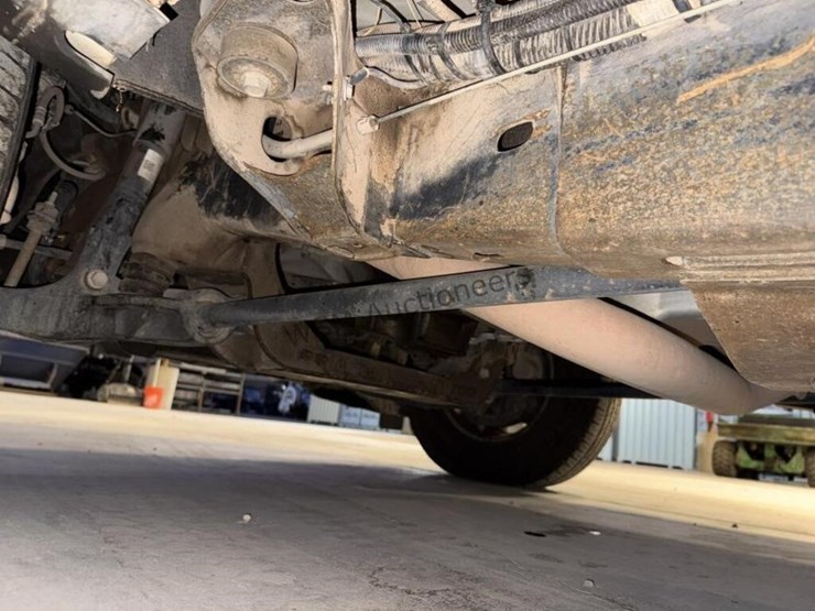 2015-chevrolet-silverado-3500hd-image-28