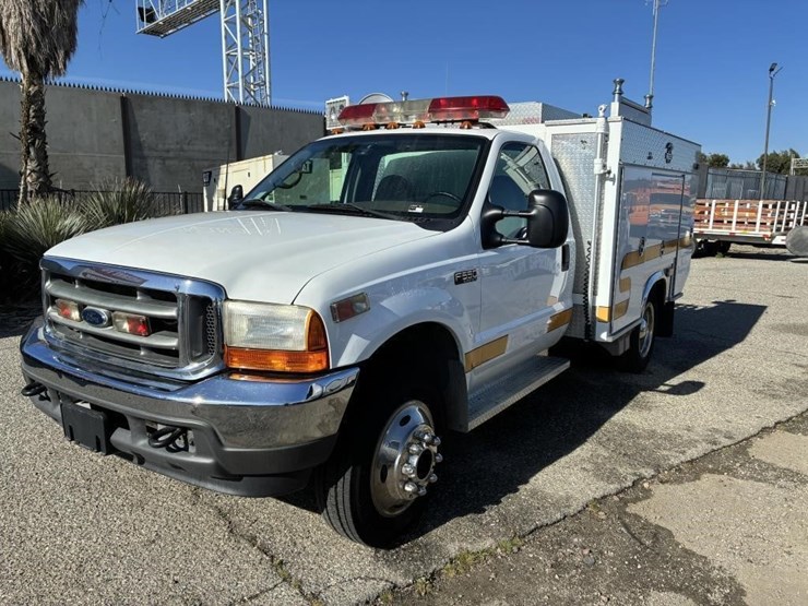 2001-ford-f550-image-1