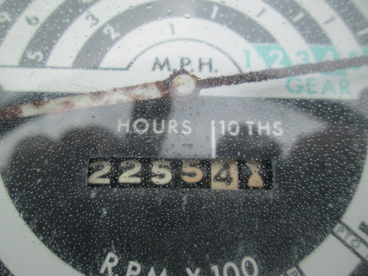 1976-john-deere-2040-image-34