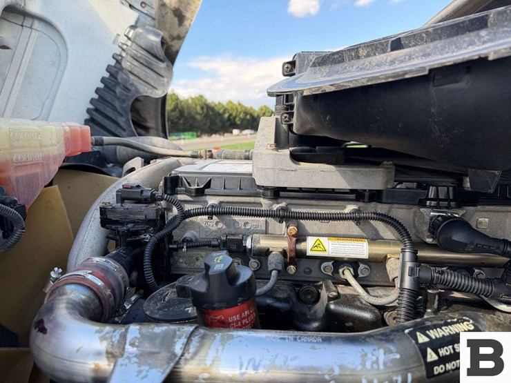 2012-freightliner-cascadia-125-image-46