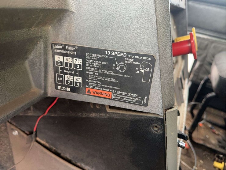 1998-mack-ch613-image-25