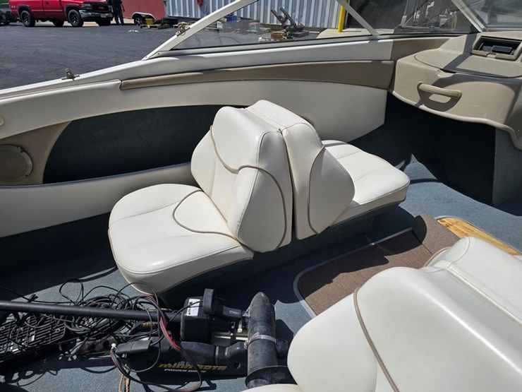 #47-•-bayliner-capri-1750-17'-fiberglass-bowrider-boat-image-17