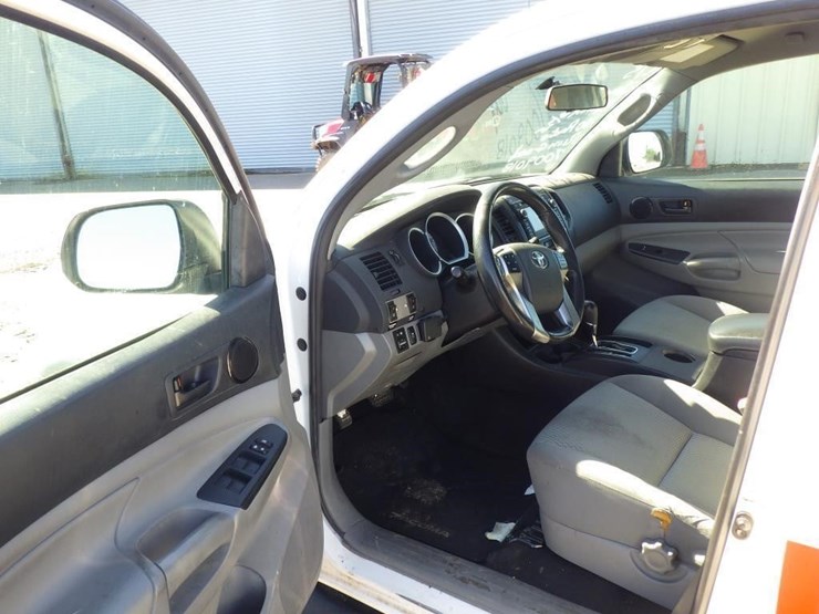 2013-toyota-tacoma-image-5