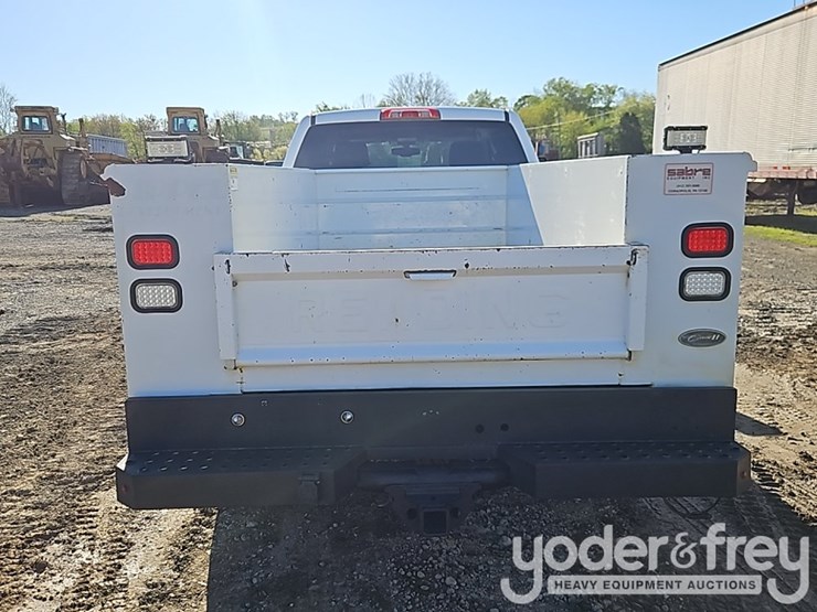 2016-chevrolet-silverado-3500hd-image-15