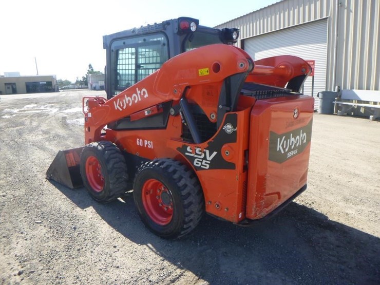 2020-kubota-ssv65-image-4