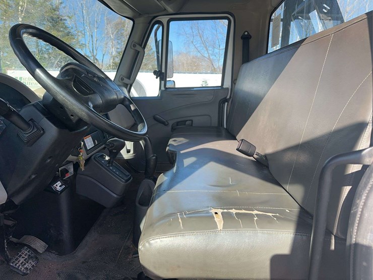 2019-international-4300-sba-image-24