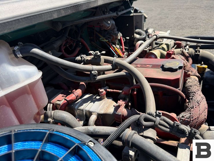 2009-freightliner-m2-box-van-truck-image-54