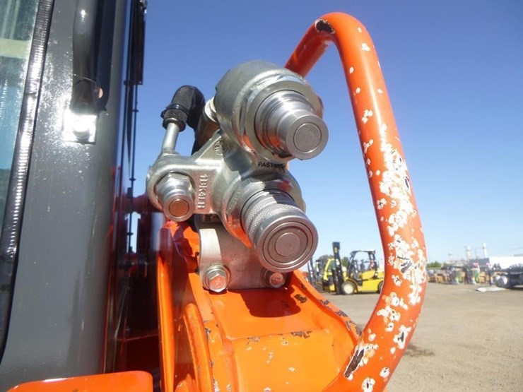 2020-kubota-ssv65-image-14