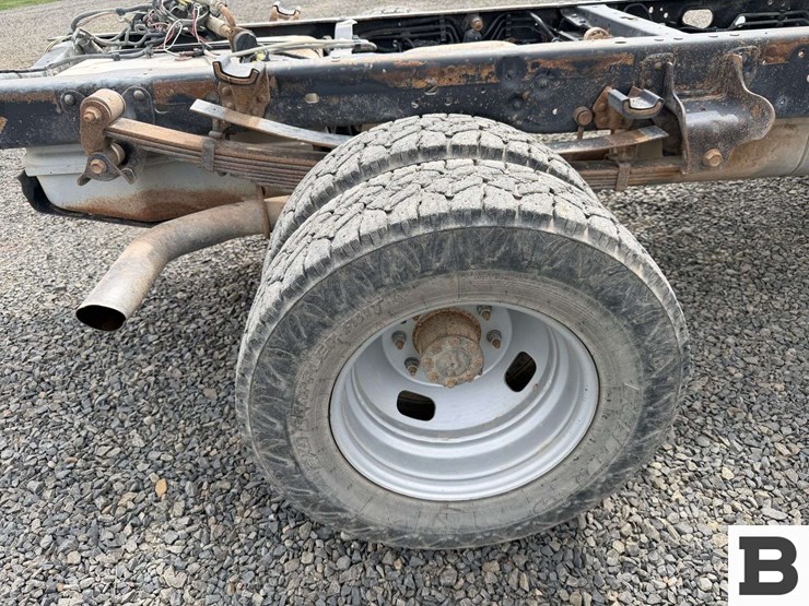 2011-ford-f350-image-23