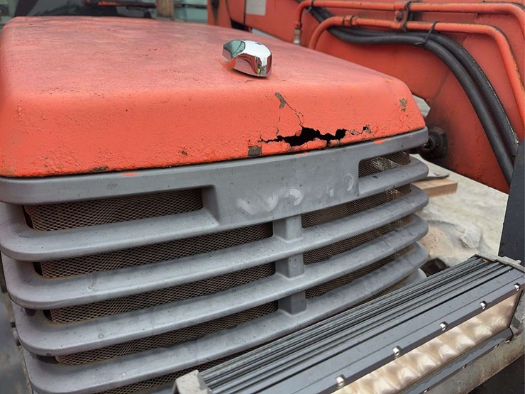 2001-kubota-m9000-image-16