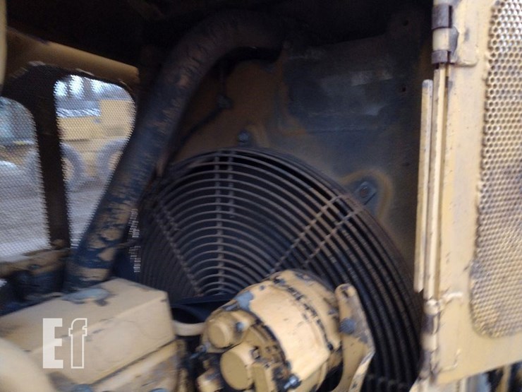 2005-deere-700h-lgp-image-41