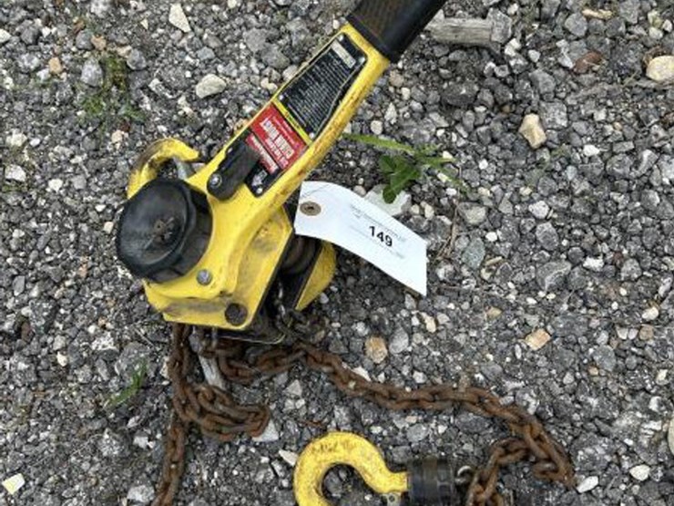 #149-•-manual-lever-chain-3/4-ton-hoist-image-1
