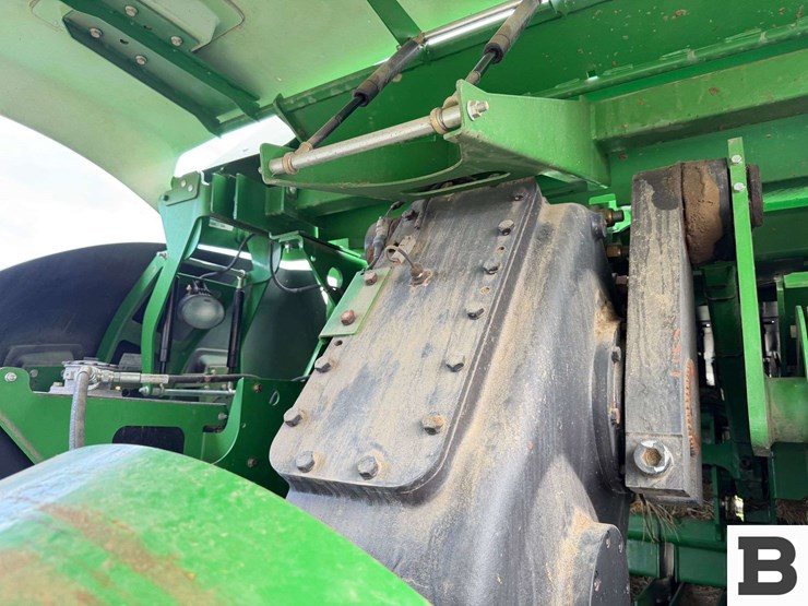 2015-john-deere-l340-image-25