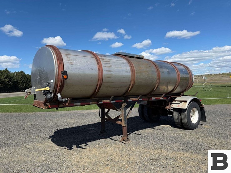 1973-brenner-transport-tank-trailer-image-1