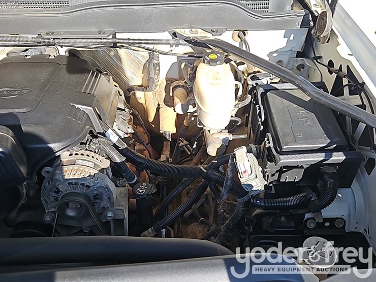 2016-chevrolet-silverado-3500hd-image-19