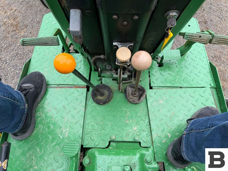 1980-john-deere-2940-image-39