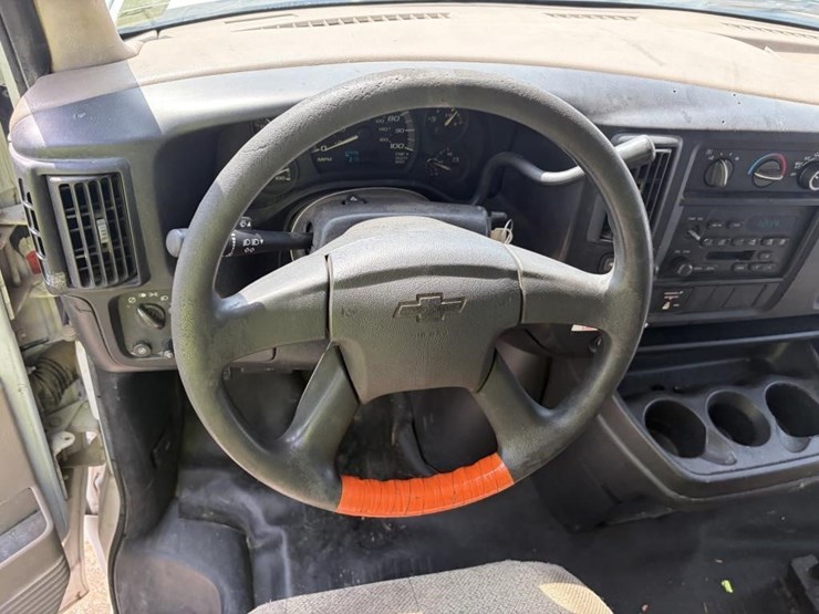 2007-chevrolet-express-2500-image-13