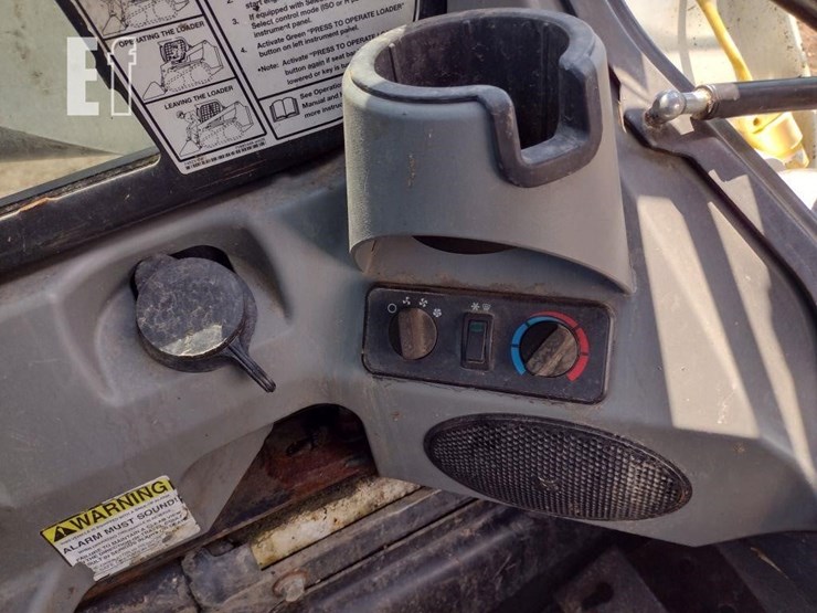 2013-bobcat-t770-image-12