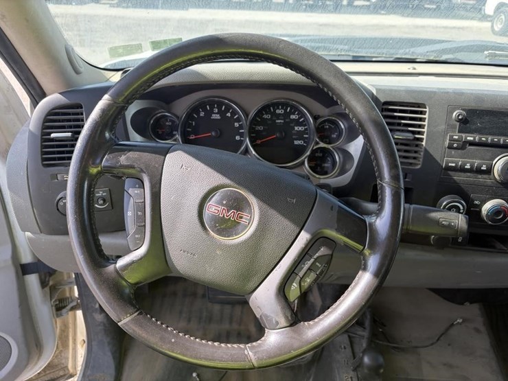 2012-gmc-sierra-2500-image-50