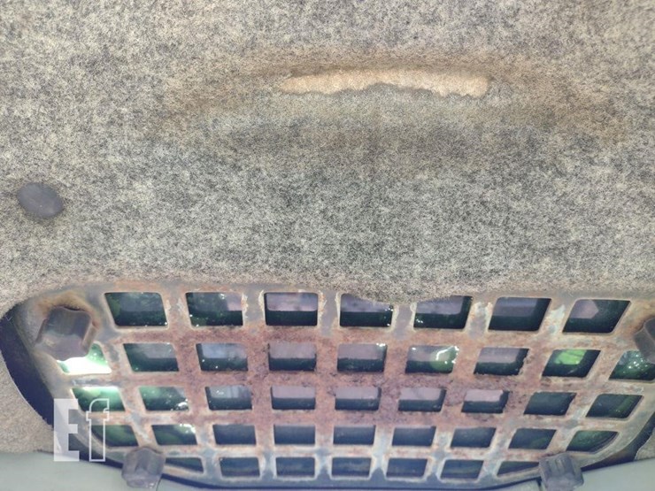 2004-bobcat-s300-image-10