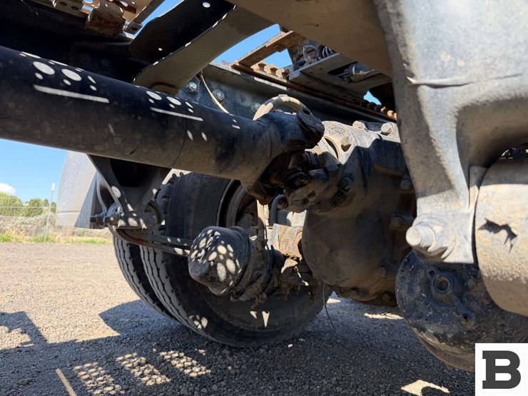 2012-freightliner-coronado-sd-tractor-truck-image-24