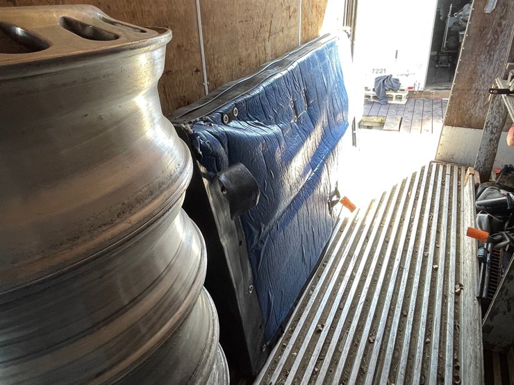 #10413-•-temperature-control-divider-for-reefer-trailer-image-2