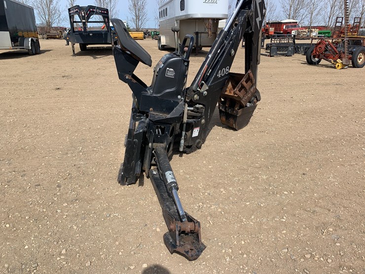 bradco-408w-skid-steer-backhoe-attachment-image-4