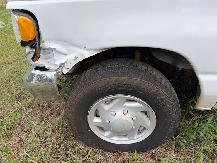 2003-ford-e350-image-8