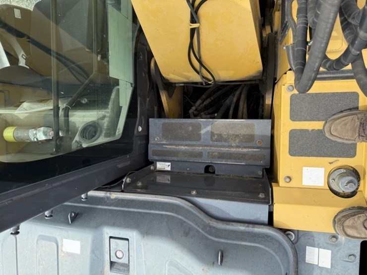 2016-kobelco-sk140sr-image-36