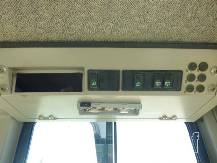 2004-deere-655c-ii-image-11