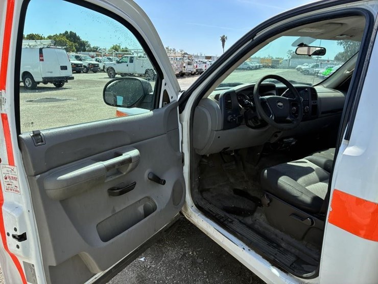 2009-chevrolet-silverado-3500-image-10