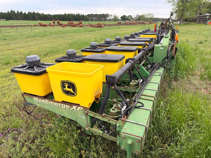 john-deere-12-image-7