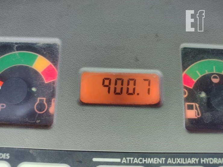 2004-bobcat-s300-image-6