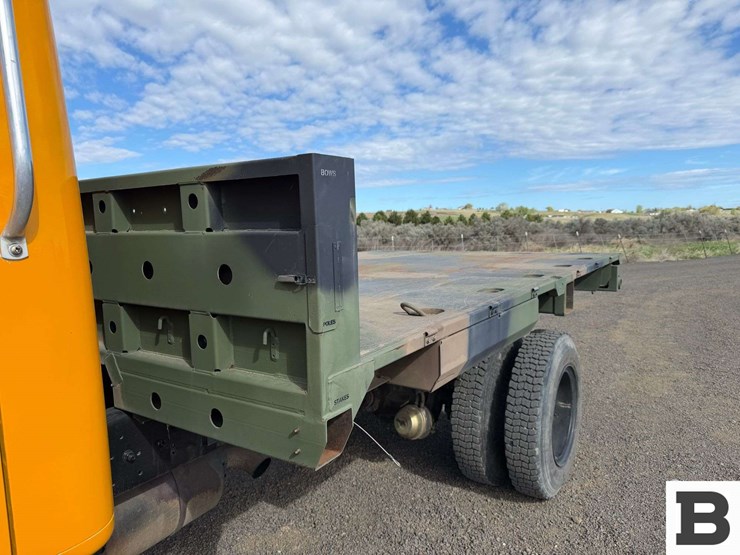 1985-international-1854-flatbed-truck-image-13