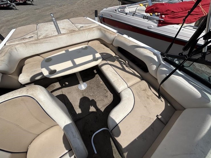 2001-unknown-trailer-image-23